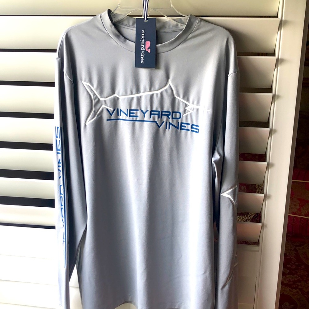 Vineyard Vines long sleeve gray swim spf 50 rash guard top size small men